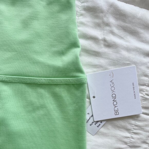 Beyond Yoga Rib High Waisted Midi Legging size M NWT - Picture 2 of 4